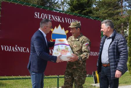Seznanitev vojaških obveznikov s pravicami in dolžnostmi vojašnica Postojna 14 Foto Ljubo Vukelič